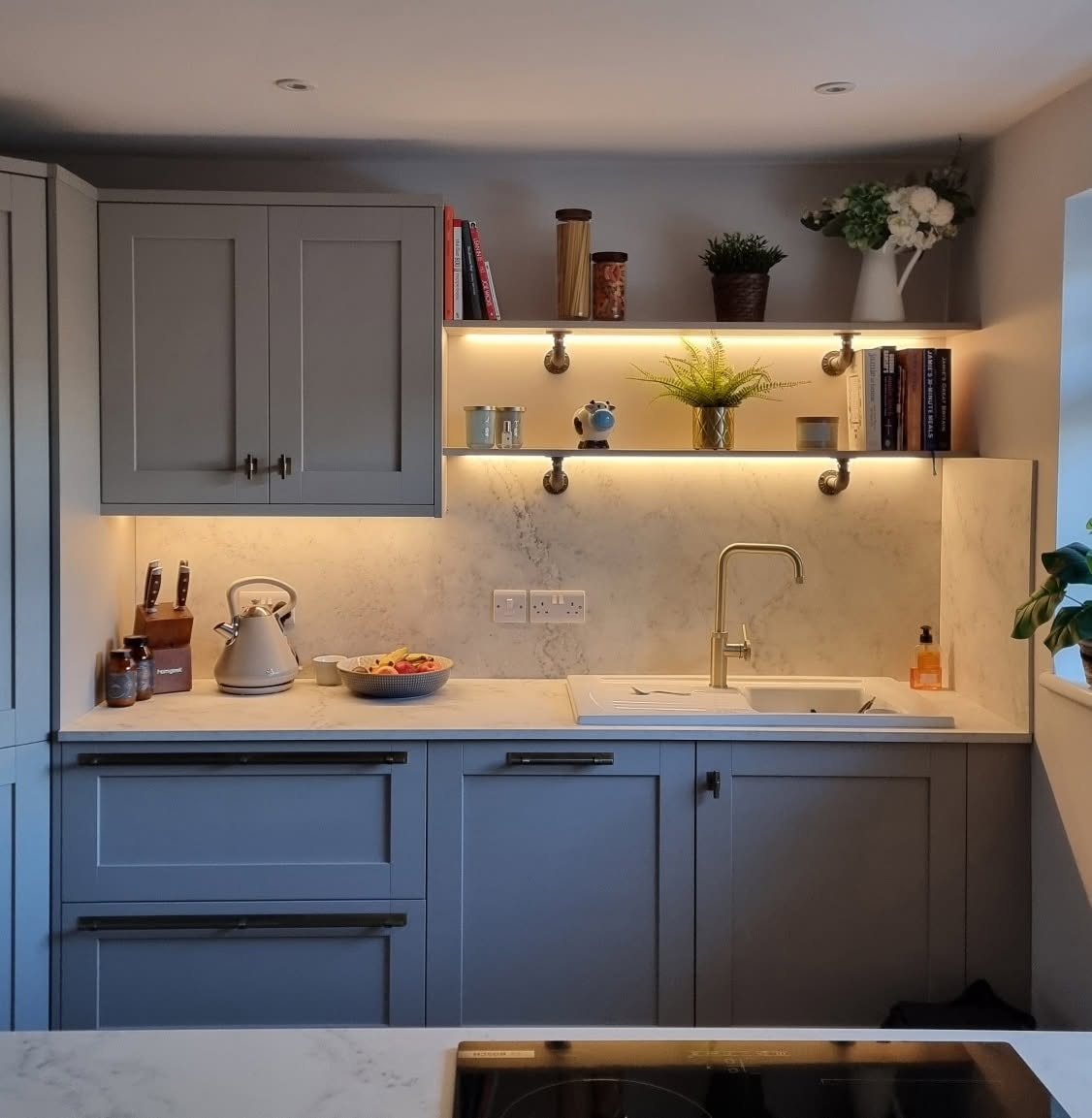 Kitchen lighting installation